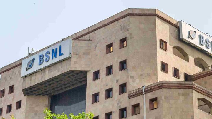 BSNL launches festival spl Re 1 prepaid plan