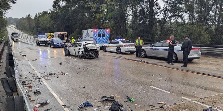 Multiple agencies respond to crash with injuries in North Augusta