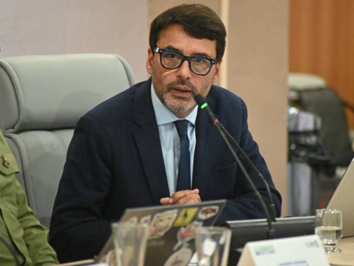 Consejero Regional Luis Becerra oficia a Gobierno Regional solicitando financiar la compra de un Car...