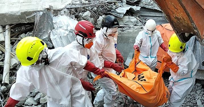 Death toll in Indonesian school collapse rises to 61