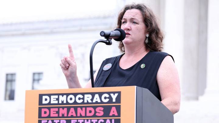 Conservatives blast controversial Democrat after interview walkout goes viral