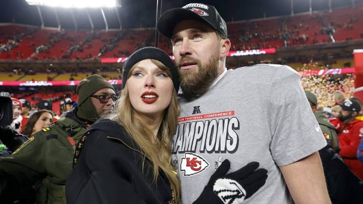 Taylor Swift Says Rumors Suggesting Last Album Are 'Offensive'