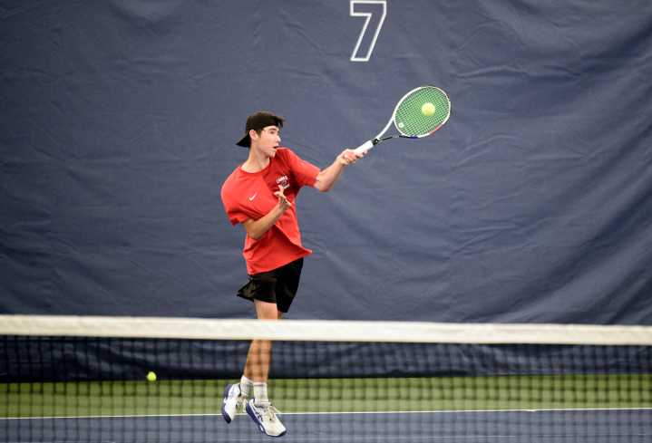 Camas sophomore Dylan Siems regroups to win 4A district tennis title over teammate Leo Zhao