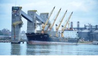 Persiste conflicto en puerto de Montevideo
