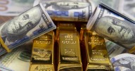 Precio del oro supera por primera vez los 4,000 dólares por onza
