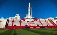 Otro club en crisis: FIFA inhibe a Huracán por deudas y complica su futuro deportivo