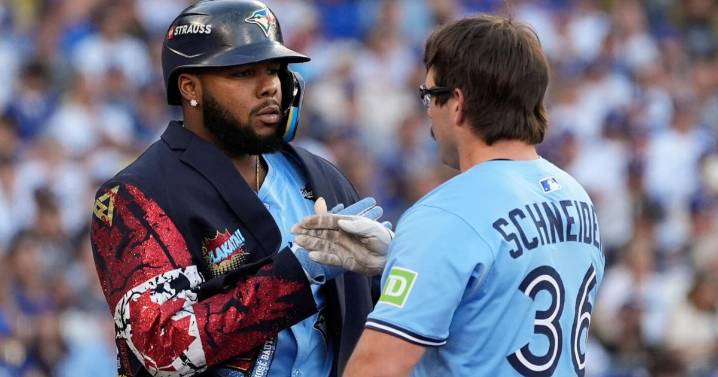 Blue Jays hit first leadoff back-to-back homers in World Series history — on 3 pitches