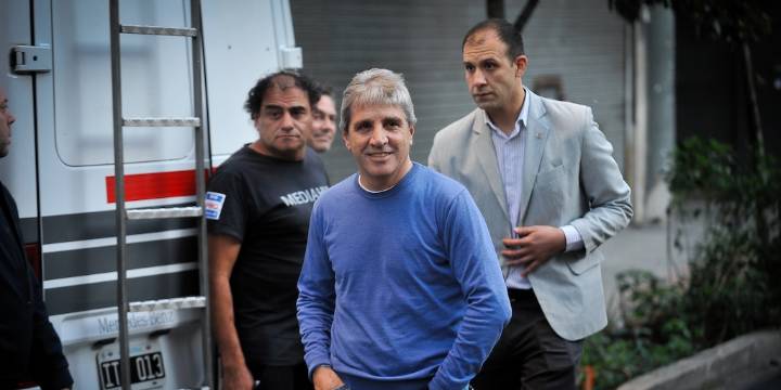 Caputo ratificó que no se modificará el esquema cambiario y que en el Tesoro de EEUU “están contentos” con la victoria de Milei
