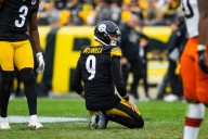 Steelers legend has solution to terrible Acrisure Stadium field: ‘Pitt shouldn’t play there anymore’