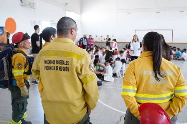Promueven la prevención de incendios forestales en Escuela Primarias de Neuquén