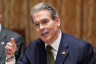 Mayor a la prevista. Bessent anuncia que la ayuda de EE.UU. podría llegar a US$40.000 millones