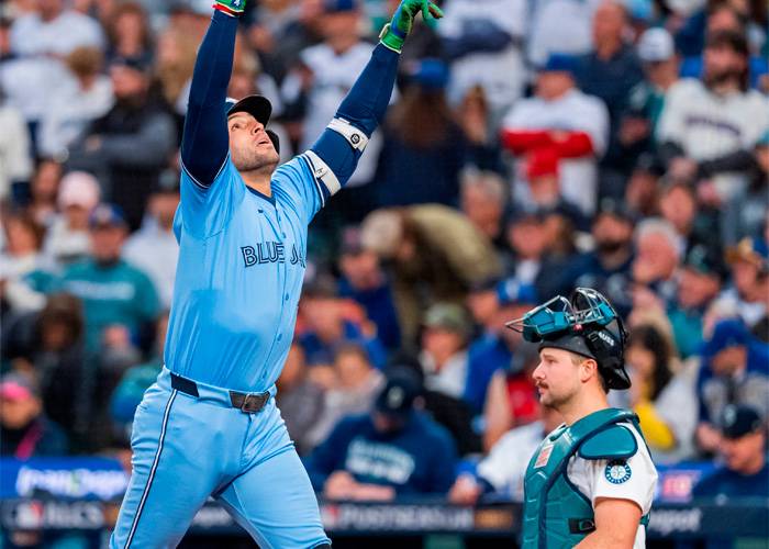 Los Azulejos revivieron en la Serie de Campeonato de la Liga Americana, vencieron 14×4 a Marineros en el tercer juego