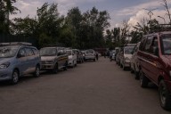 Bandipora-Bound Passengers Face Harassment, Sumo Shortage at Parimpora Stand