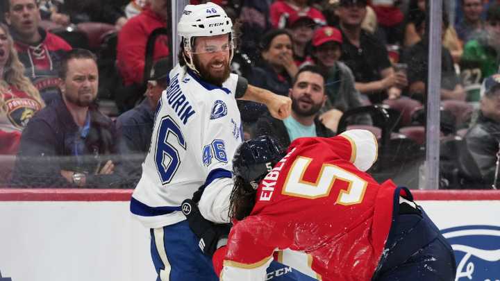Panthers, Lightning combine for more than 300 PIMs in heated game