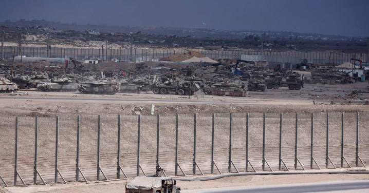 Las tropas israelíes comienzan a replegarse de las áreas urbanas de Gaza