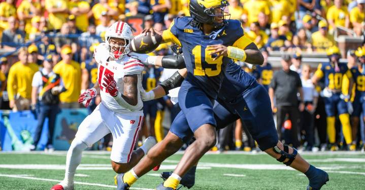 Michigan Football defeats Wisconsin 24