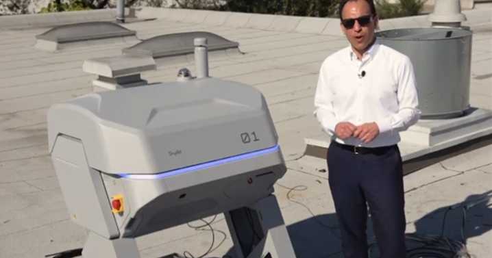Louisville mayor demonstrates 'Drone as First Responder' program from firehouse roof