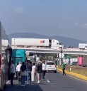 (Videos) Aguascalentenses quedan atrapados en bloqueos carreteros en Michoacán