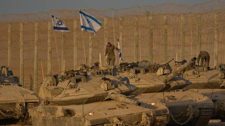 Israeli jets strike Gaza City close to a hospital