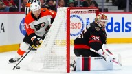 Linus Ullmark makes 22 saves in the Senators' 2-1 victory over the Flyers