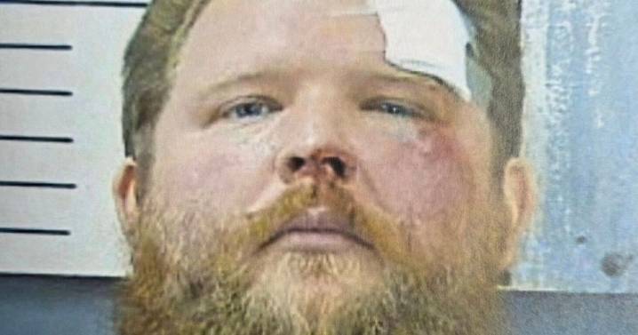 Man arrested with body armor and a suitcase filled with ammunition after threatening multiple synagogues, officials say