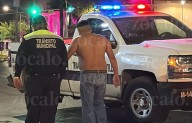Ebrio choca frente a la Presidencia Municipal sobre el bulevar Coss y destruye su vehículo