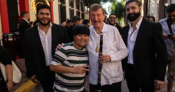 Germán Lizárraga defiende los corridos tumbados en convención musical