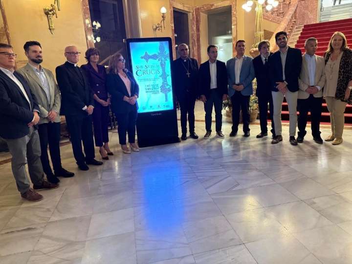 La exposición ‘Sub Signum Crucis’ conmemora el 75 aniversario de la Diócesis de Albacete y permanecerá abierta hasta el 9 de noviembre