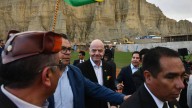 Infantino se compromete con Bolivia a darle la sede de “un Mundial”