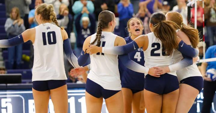 GALLERY: Utah State 3, Boise State 2 women's volleyball