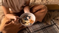 De la cebolla a las almendras: qué comer en cada fase del ciclo menstrual