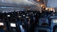 Estudiante apuñaló a pasajeros con un tenedor en vuelo Chicago