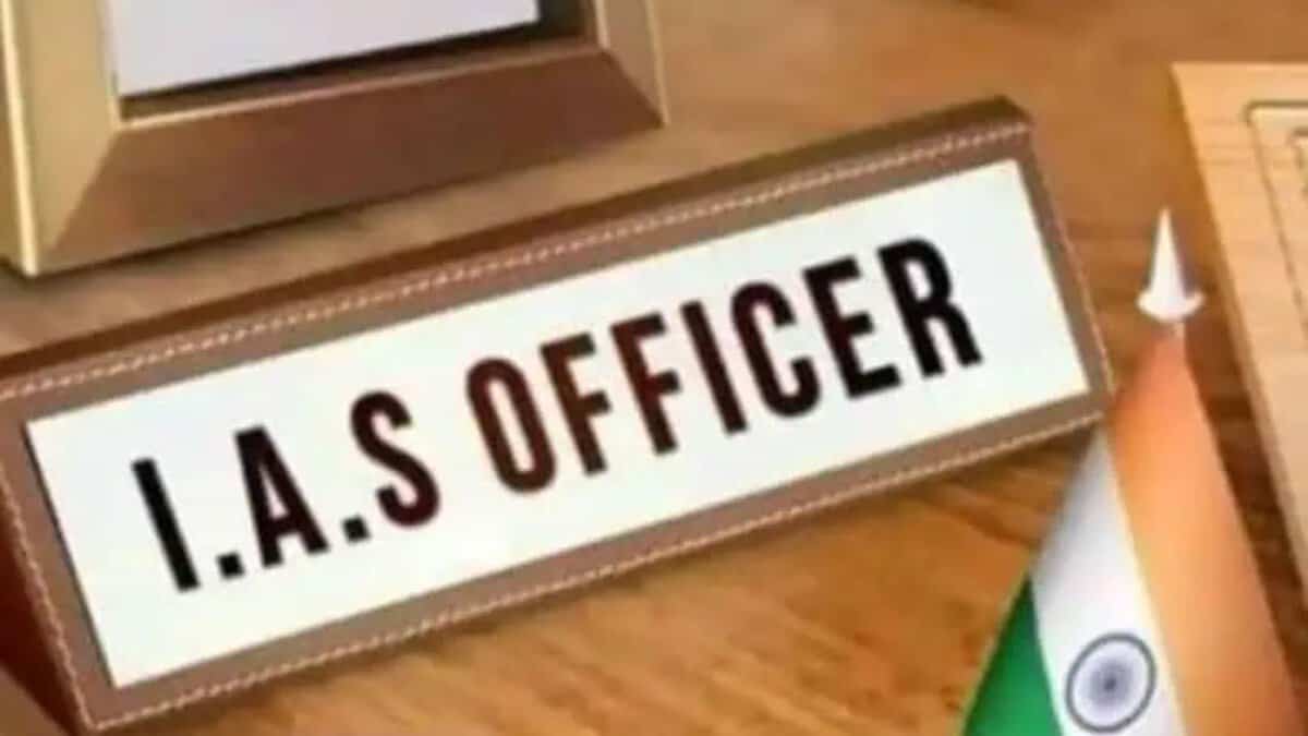 IAS officers reshuffled in Telangana