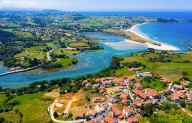 El pueblo de Cantabria que nunca es igual: un destino que cambia de color