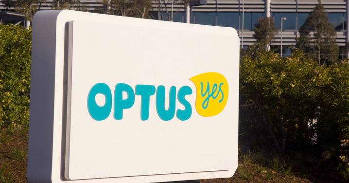 Triple zero outahe: Major blow for Optus as millions consider leaving the network