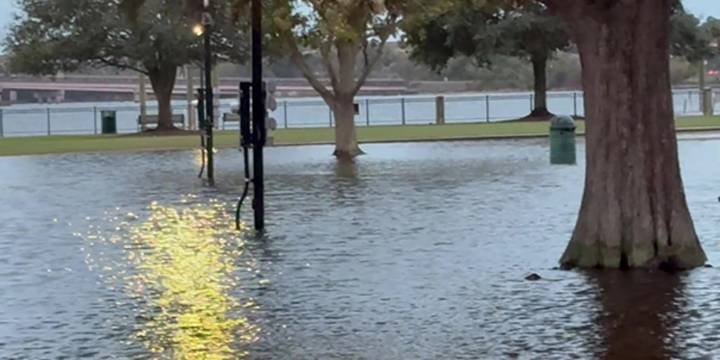 Powerful Nor'easter slamming Carolinas on path to Northeast threatening ‘major’ coastal flooding