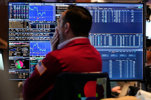US stocks drift near their records as oil prices sink