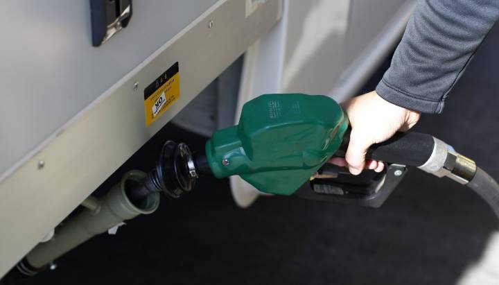 Precios de las gasolinas y el diésel disminuirán desde este jueves, a solo un día de que comience el fin de semana largo