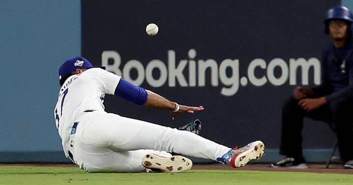 Commentary: Dodgers' defensive mistakes prove costly in World Series Game 5 loss to Blue Jays