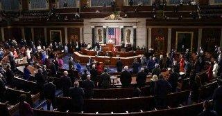 Senado de EEUU aprueba anular aranceles globales de Trump