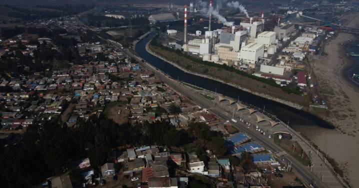 Proponen frenar industrias de Quintero hasta medir cada contaminante: “La actividad económica no puede estar sobre la salud”