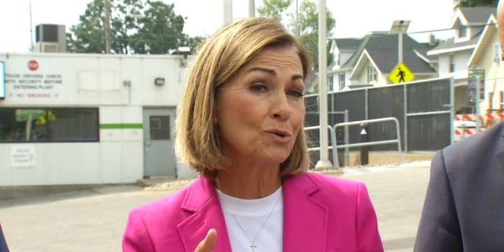 Gov. Reynolds preparing for potential SNAP benefit delays amid government shutdown