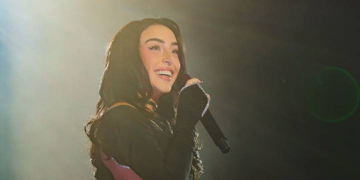 El abrazo más grande de Rosario: Nicki Nicole emocionó con su show sinfónico y selló los 300 años de la ciudad con lágrimas y aplausos