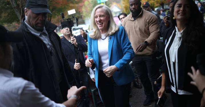 Spanberger Cruising in Virginia, With Trouble Downballot