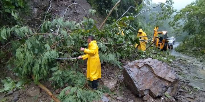 Fuertes lluvias dejan derrumbes en Hidalgo: Julio Menchaca reporta 16 personas muertas