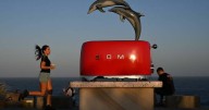 Sculpture by the Sea launches in troubled waters