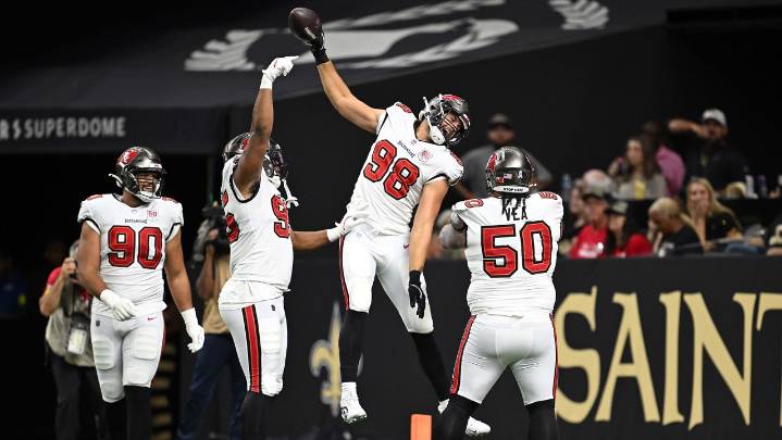 Bucs defense shines in a 23-3 victory over the Saints
