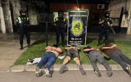 Atrapan a una banda delictiva que escapaba tras amenazar a un joven con un revólver