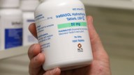Common opioid is not that effective for easing chronic pain, study finds