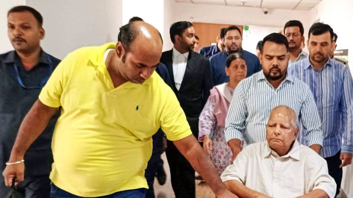 Charges framed against Lalu Yadav, Tejashwi Yadav, Rabri Devi in IRCTC scam case